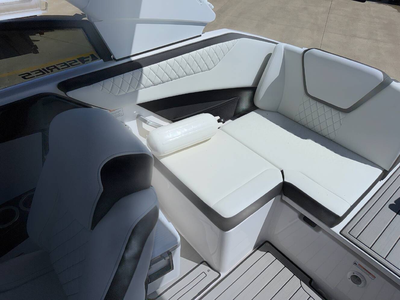 A photo of this 2026 Yamaha 222SE