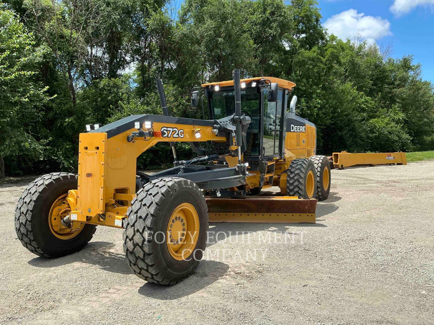 2017 JOHN DEERE 672G in Saint Joseph, MO