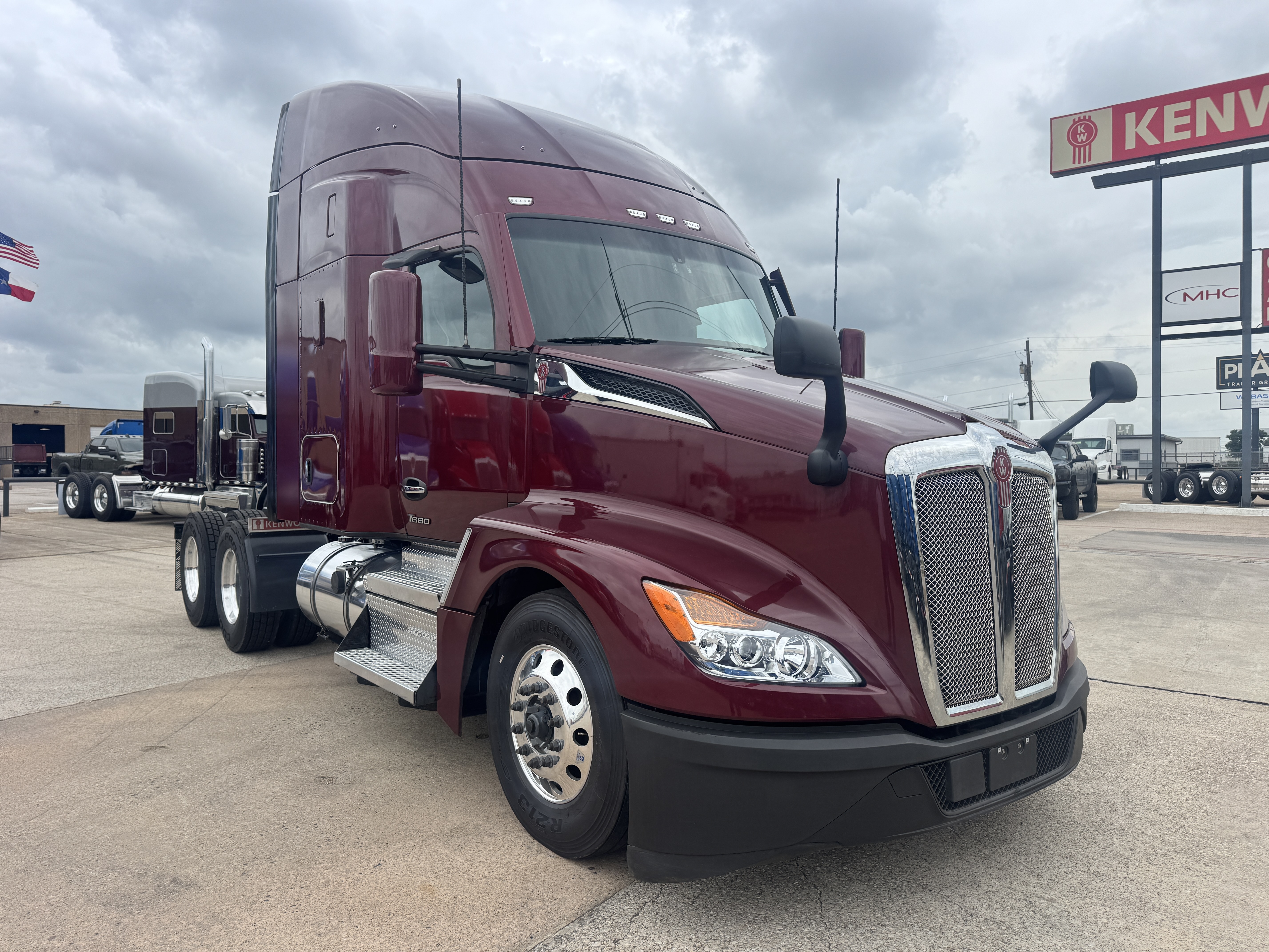 2023 KENWORTH T680 in Cedar Rapids, IA