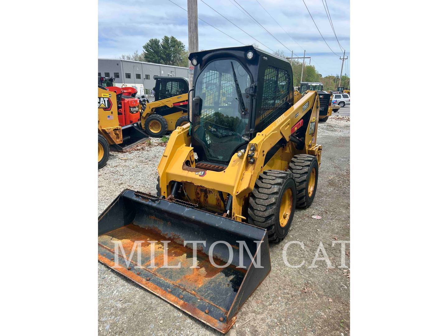 2021 CAT 236D3 in Milford, MA