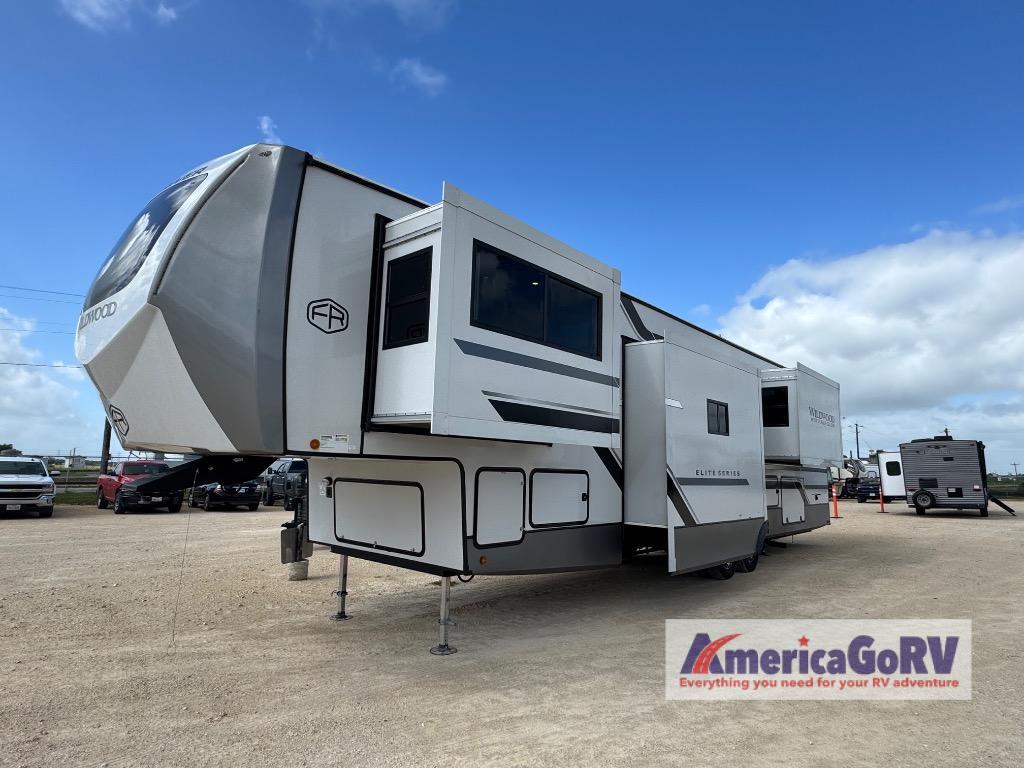 2025 Forest River Rv Wildwood Heritage Glen Elite Series 36FL in seguin TX