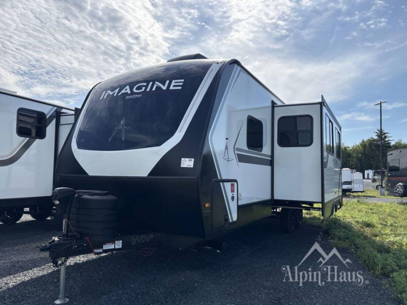 A photo of this 2027 Grand Design Imagine 2800BH