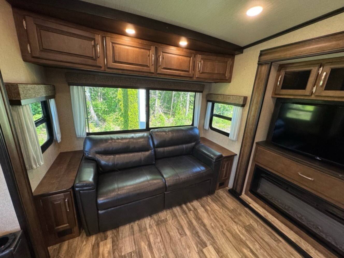 A photo of this 2020 Grand Design Reflection 337RLS