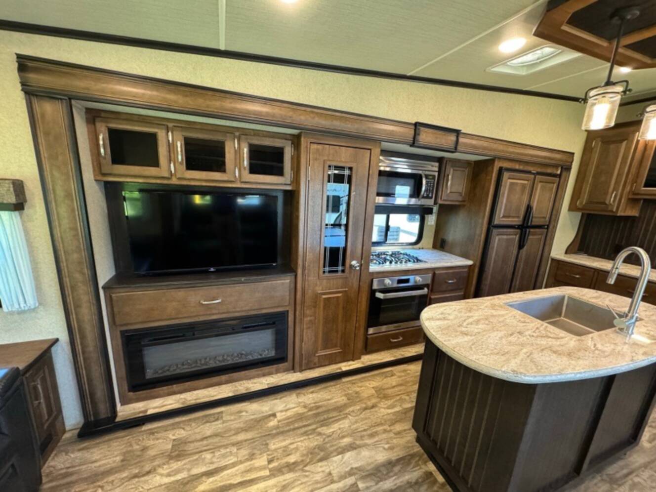 A photo of this 2020 Grand Design Reflection 337RLS