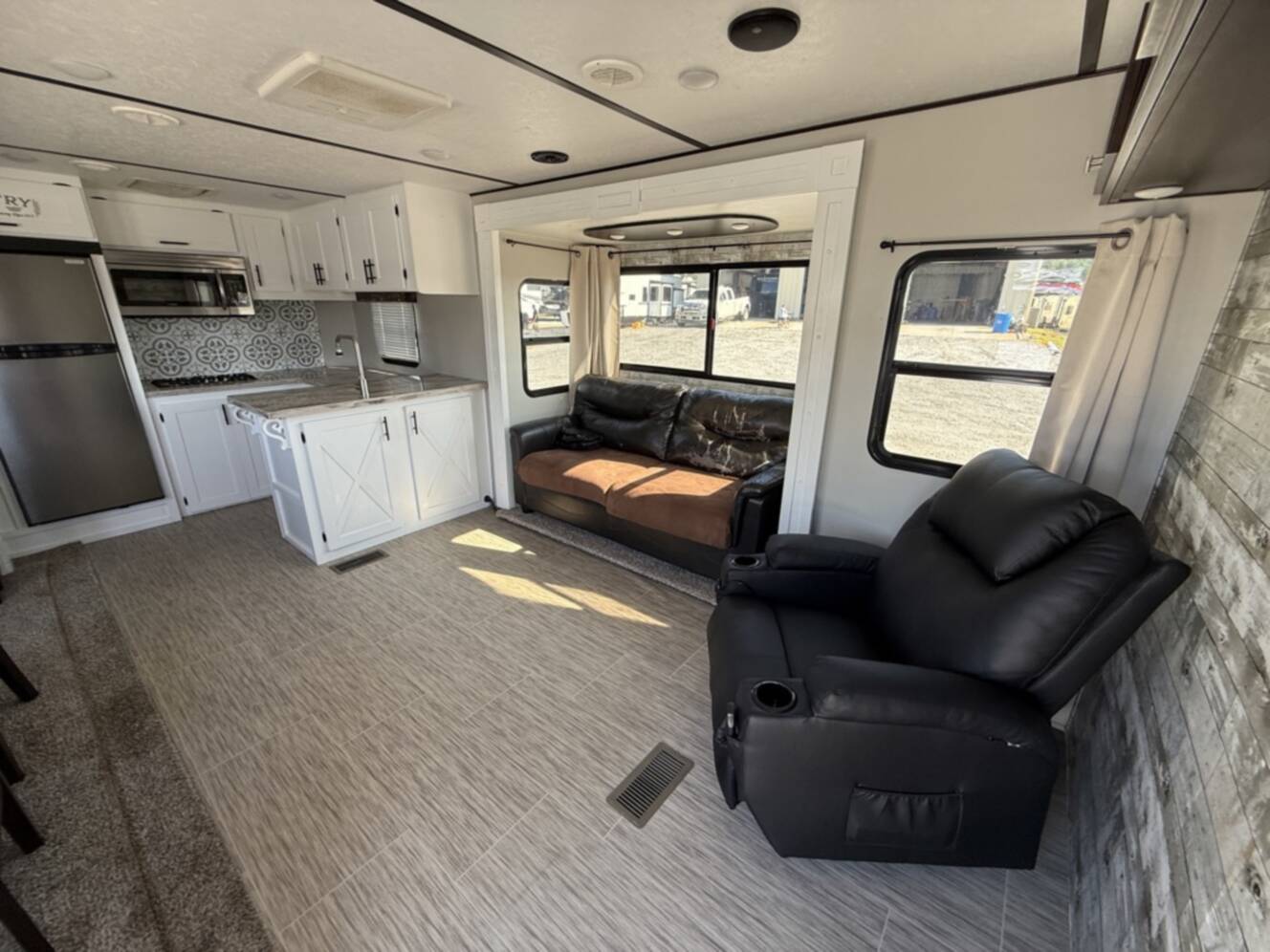 A photo of this 2019 Prime Time Rv LaCrosse 3311 RK