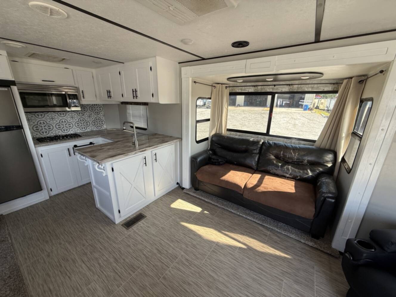 A photo of this 2019 Prime Time Rv LaCrosse 3311 RK