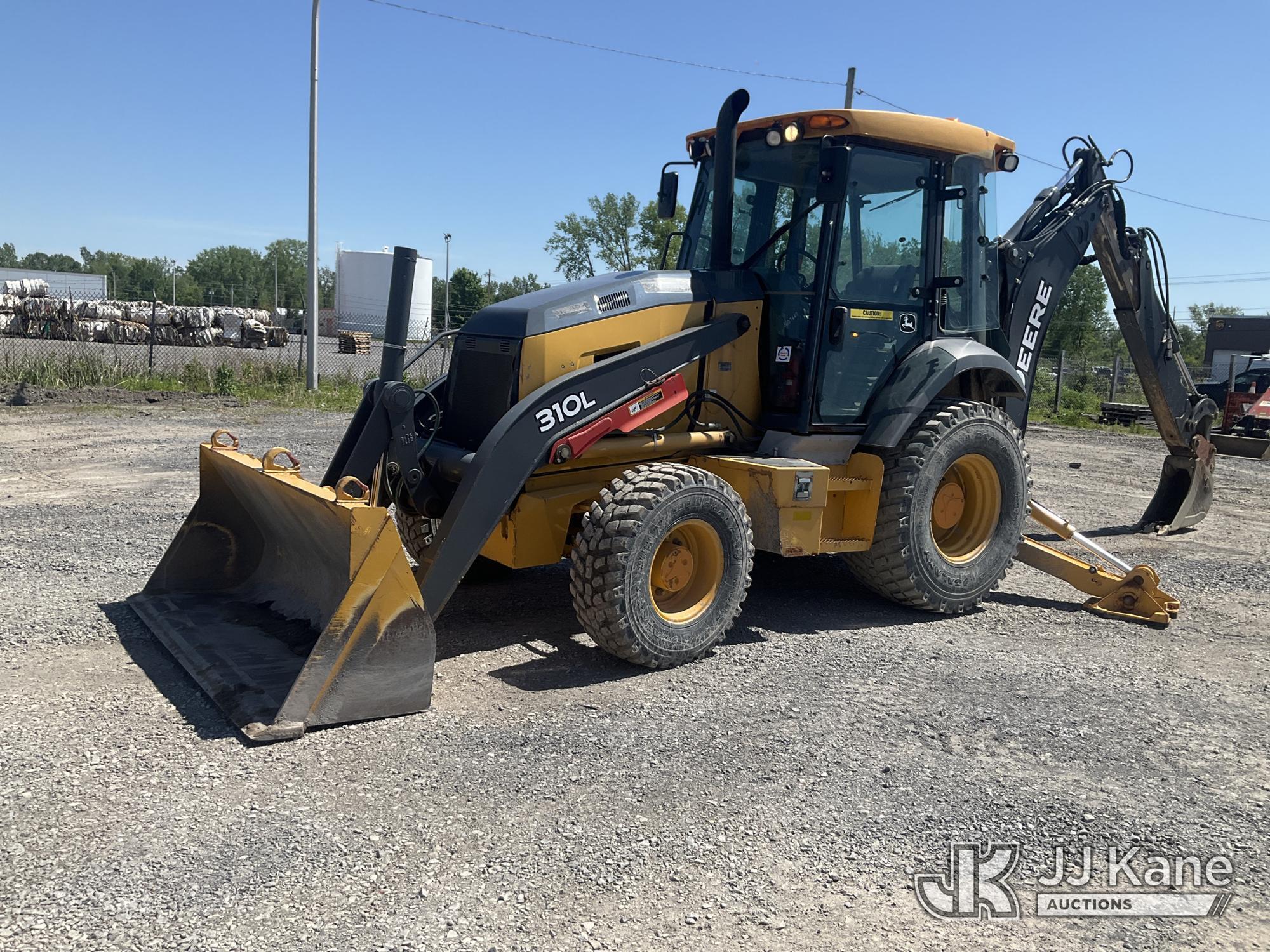 2017 John Deere 310L 4x4 in Rome, NY