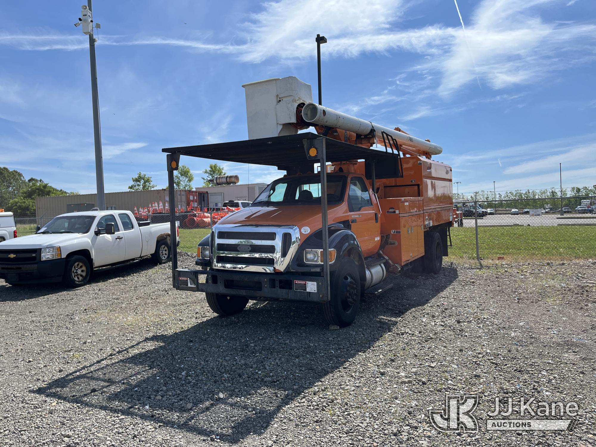 2013 Ford F-750 in Louisville, OH