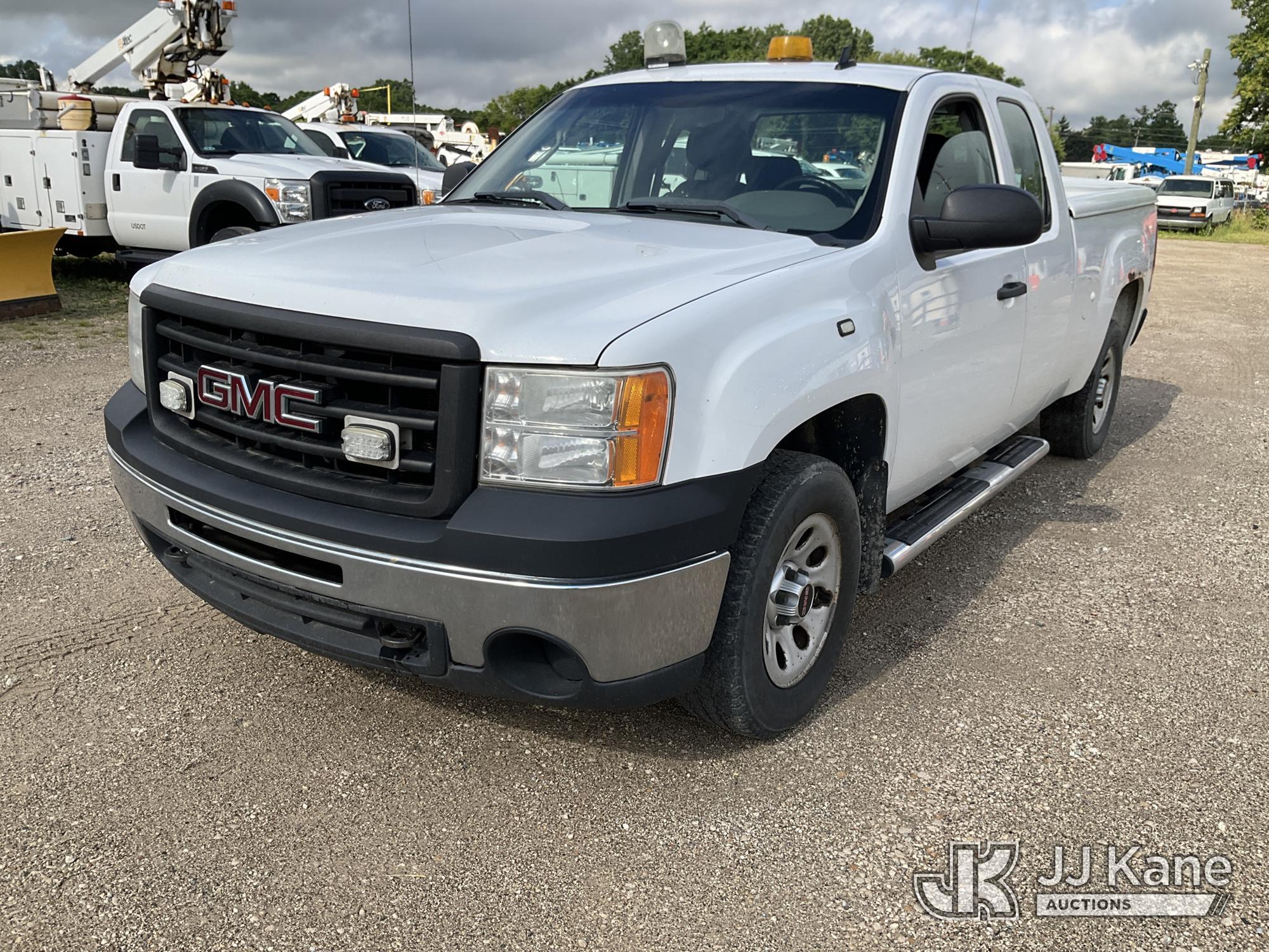 2013 GMC SIERRA in Charlotte, MI
