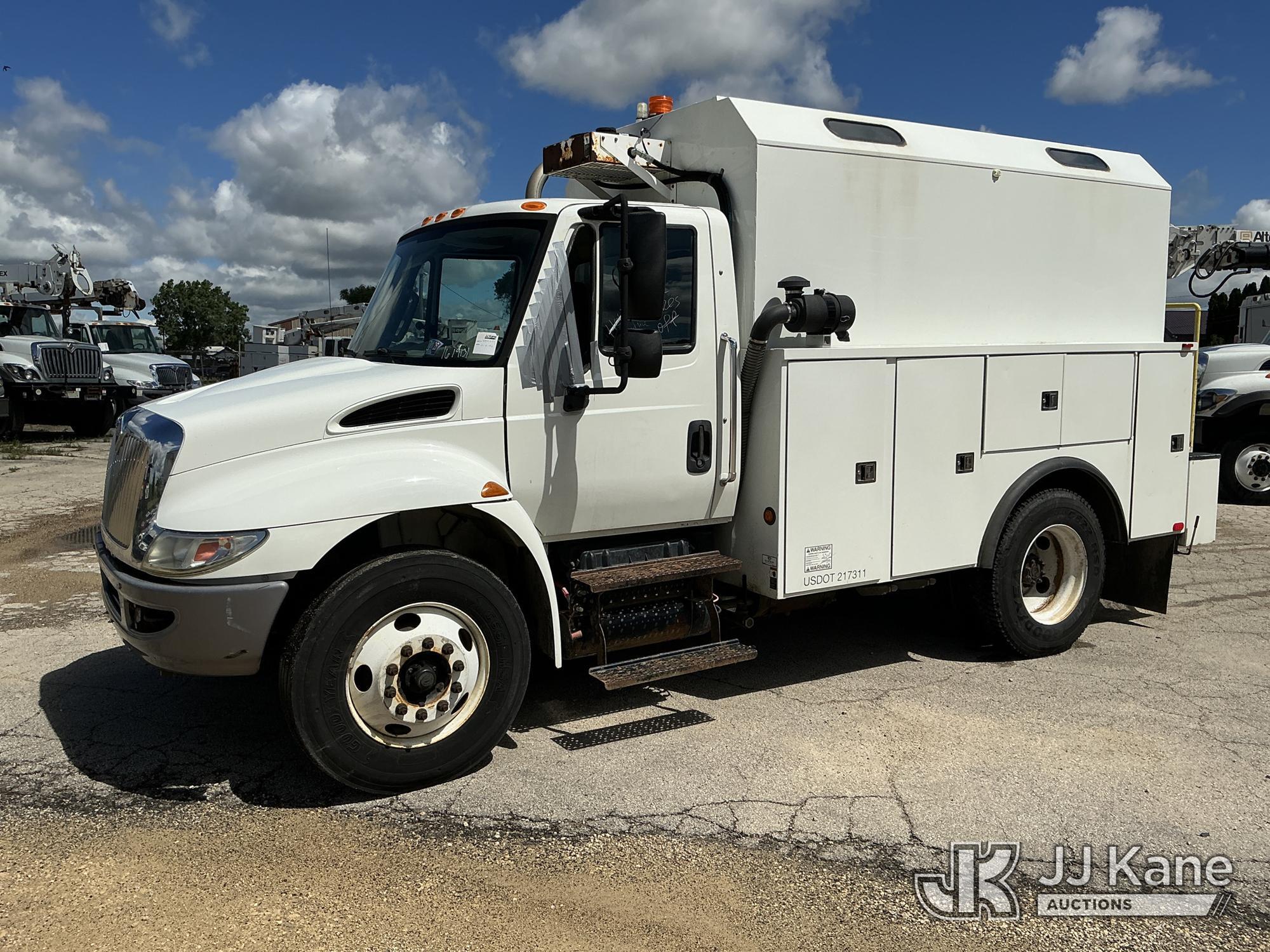 2016 International 4300 in South Beloit, IL