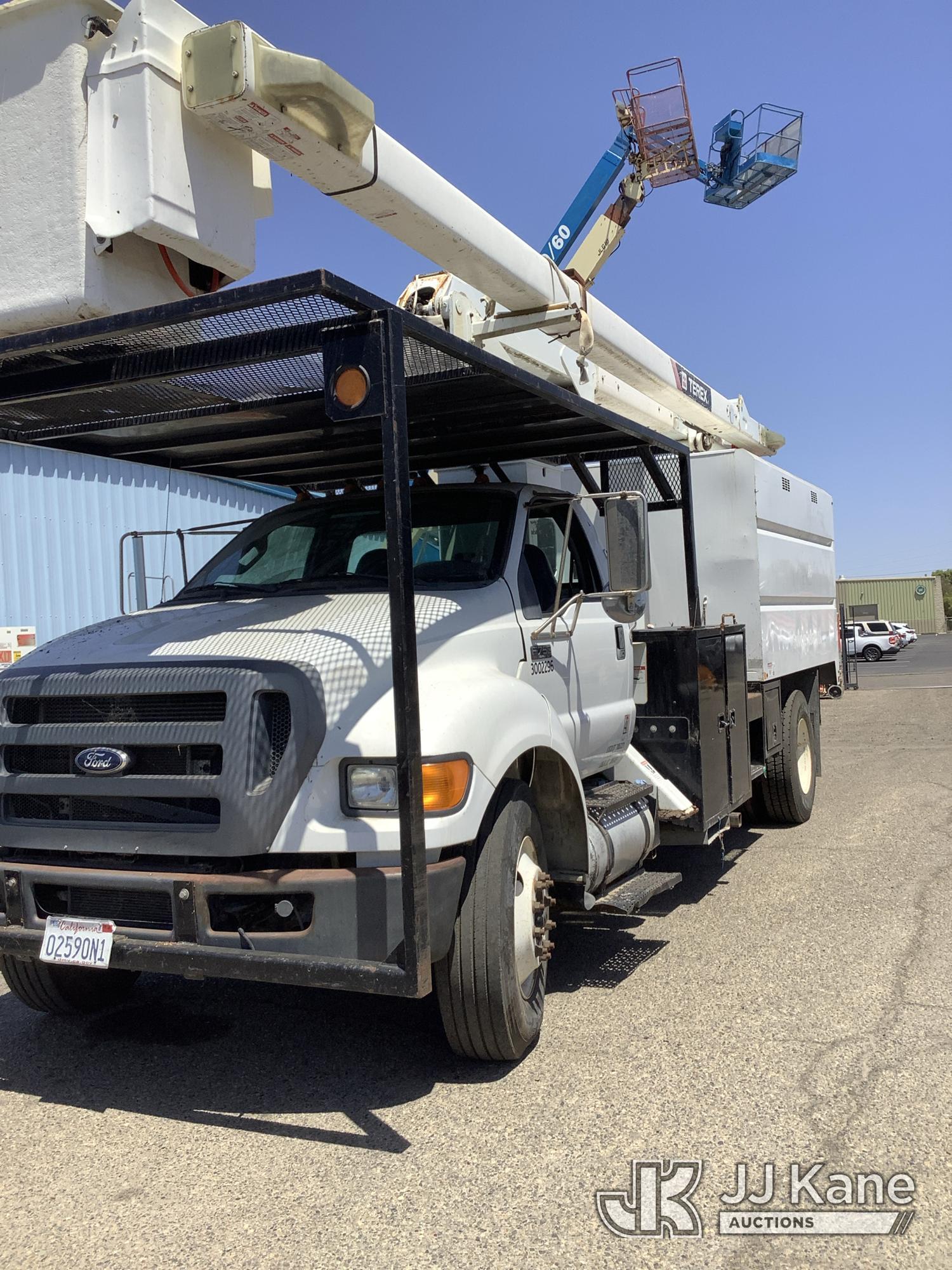 2013 Ford F-750 in Fresno, CA