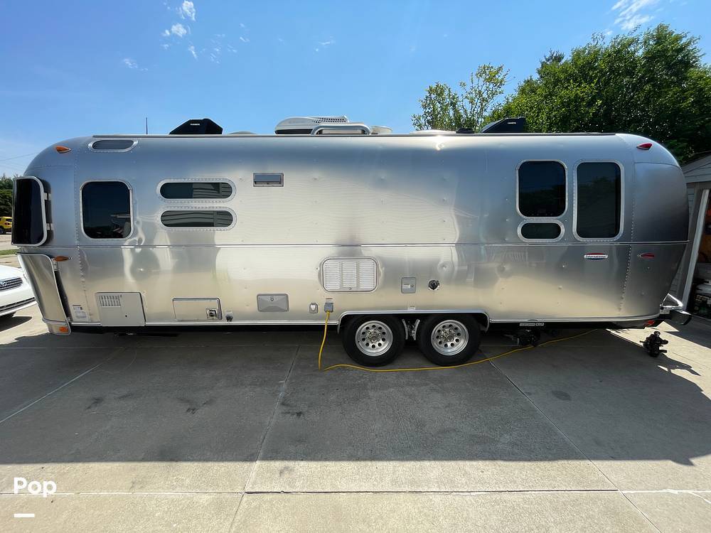 2017 Airstream International 28RB in saint clair shores MI