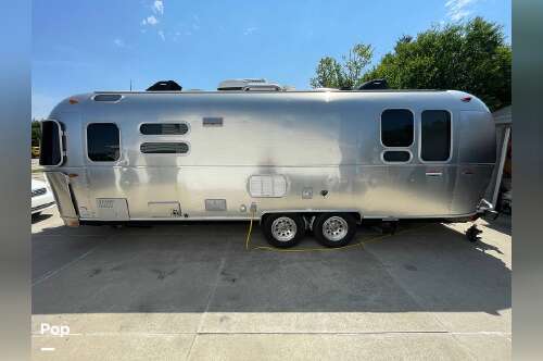 2017 Airstream International 28RB in saint clair shores MI