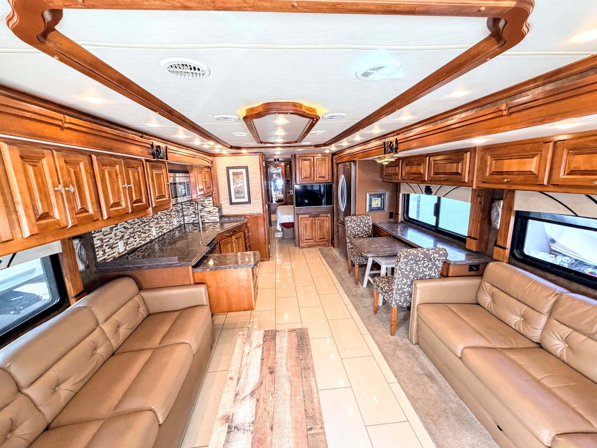 2015 Tiffin Phaeton 40QBH RV
