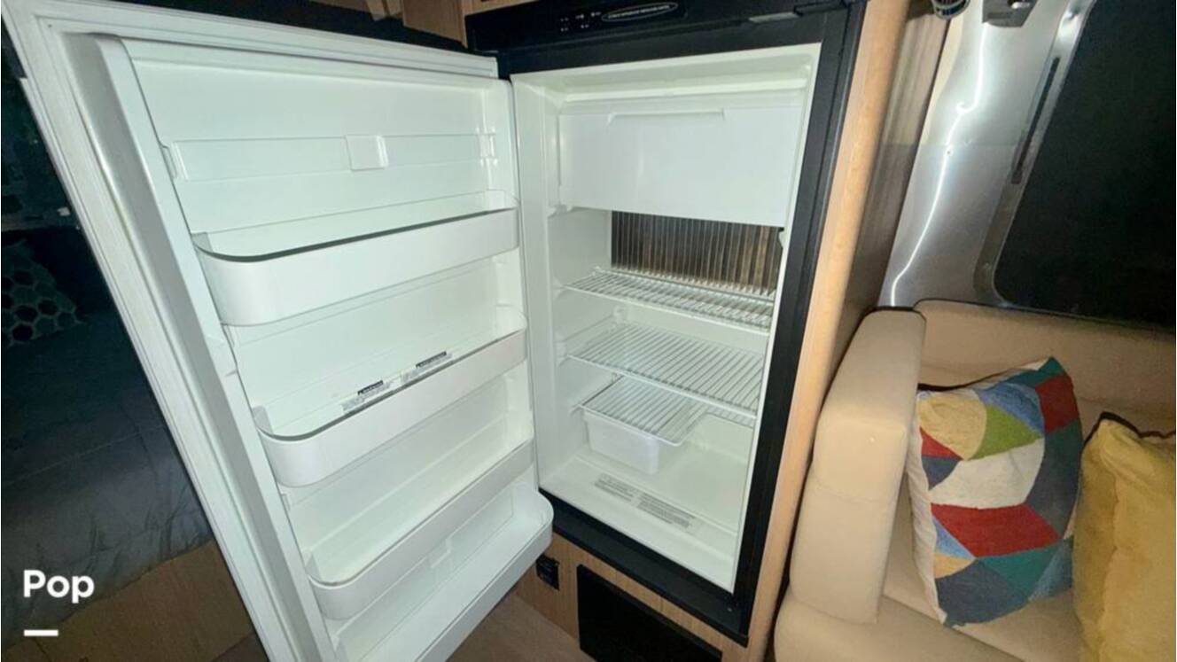 A photo of this 2017 Airstream Flying Cloud 23D