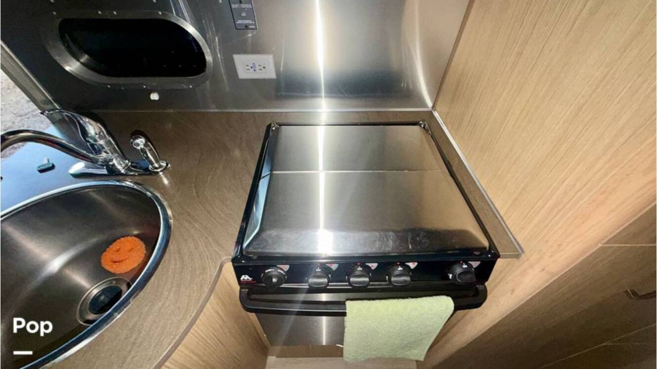 A photo of this 2017 Airstream Flying Cloud 23D