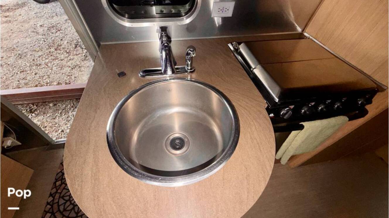 A photo of this 2017 Airstream Flying Cloud 23D