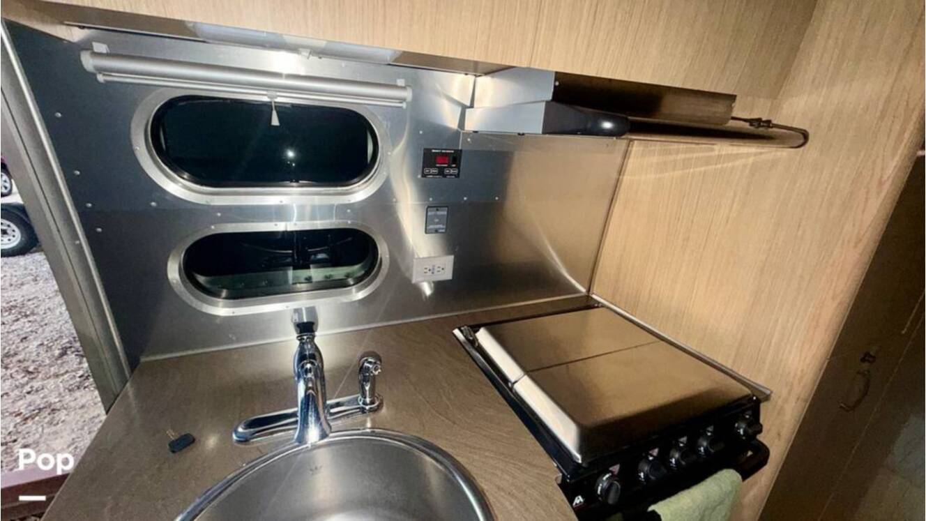A photo of this 2017 Airstream Flying Cloud 23D
