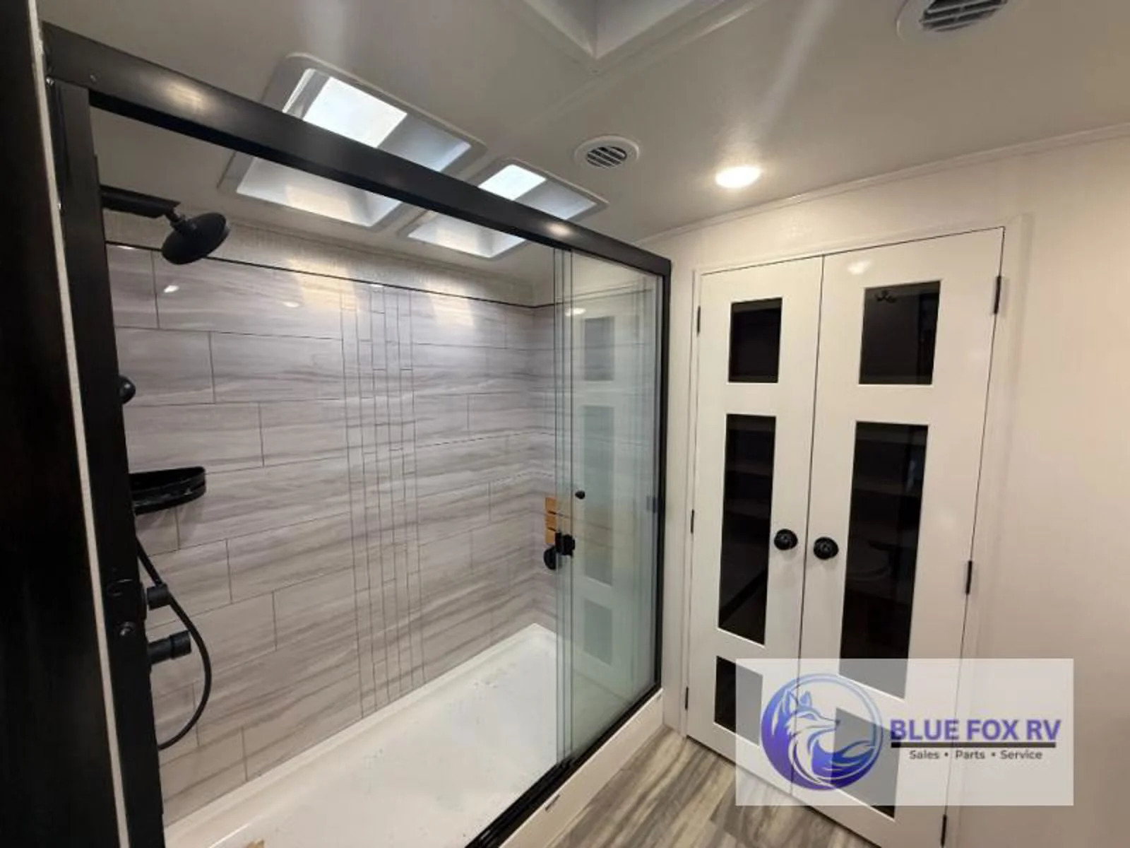 2024 Jayco Pinnacle 38FBRK in north logan UT