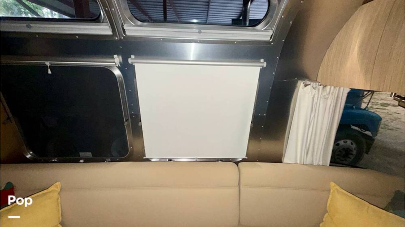 A photo of this 2017 Airstream Flying Cloud 23D