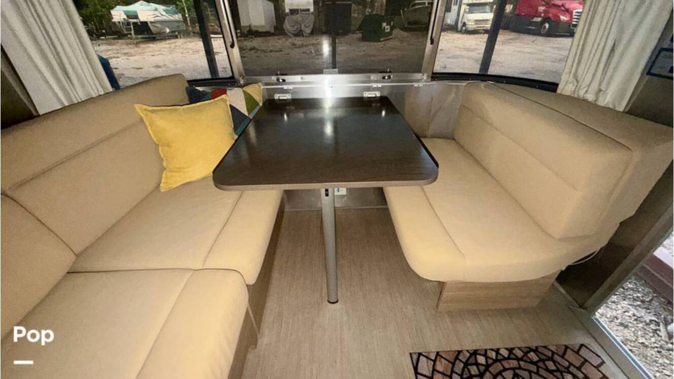 A photo of this 2017 Airstream Flying Cloud 23D