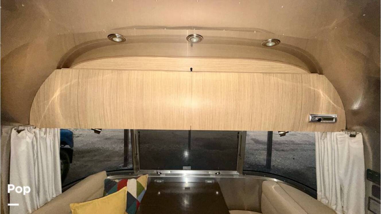 A photo of this 2017 Airstream Flying Cloud 23D