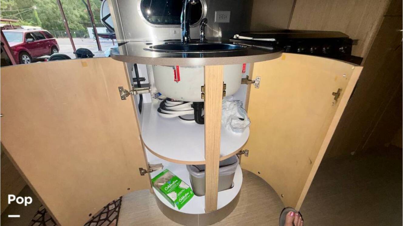 A photo of this 2017 Airstream Flying Cloud 23D