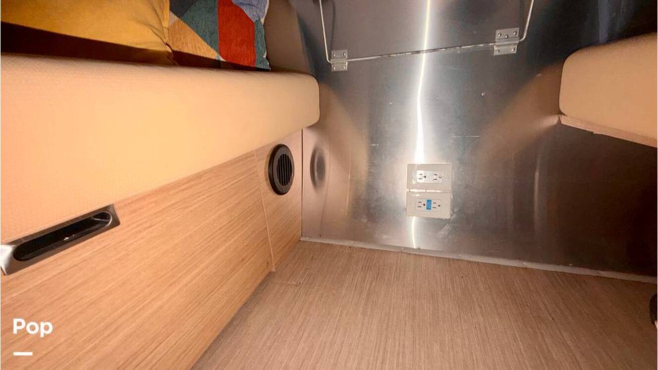 A photo of this 2017 Airstream Flying Cloud 23D