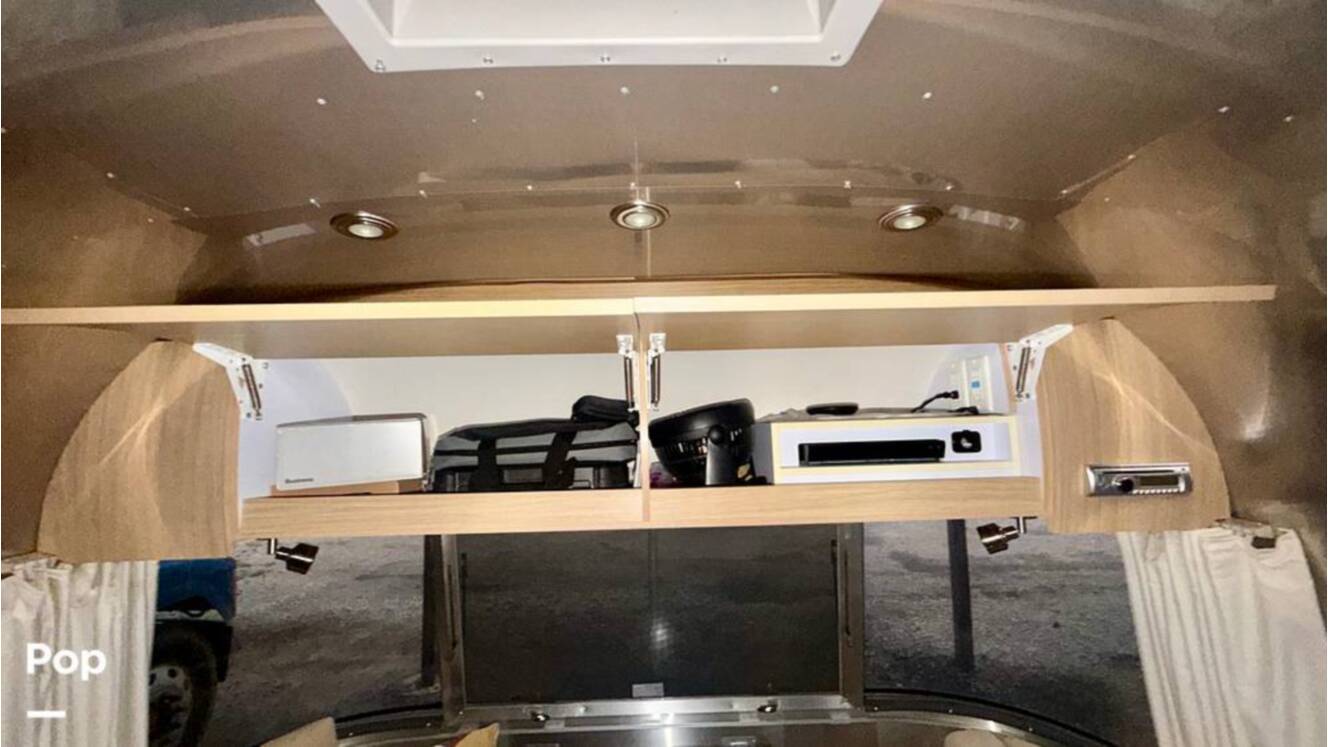 A photo of this 2017 Airstream Flying Cloud 23D