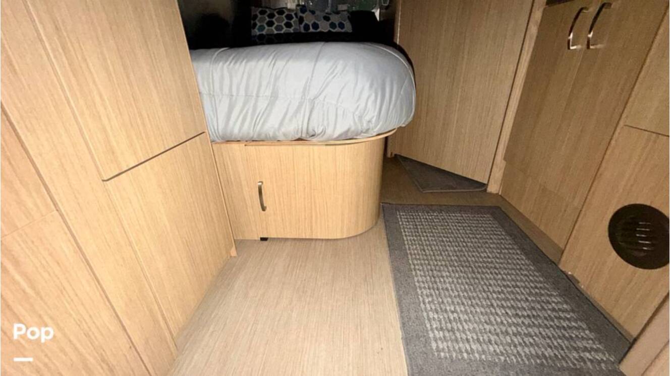 A photo of this 2017 Airstream Flying Cloud 23D