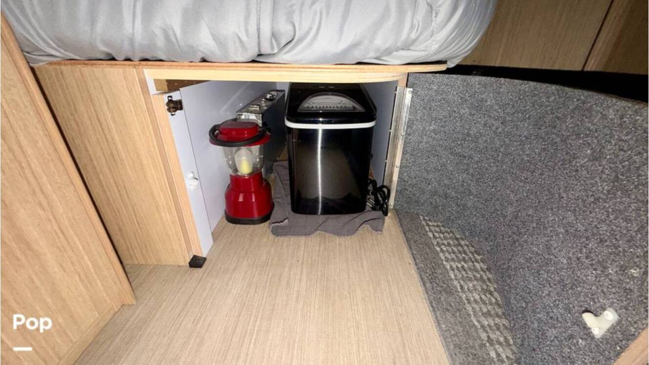 A photo of this 2017 Airstream Flying Cloud 23D