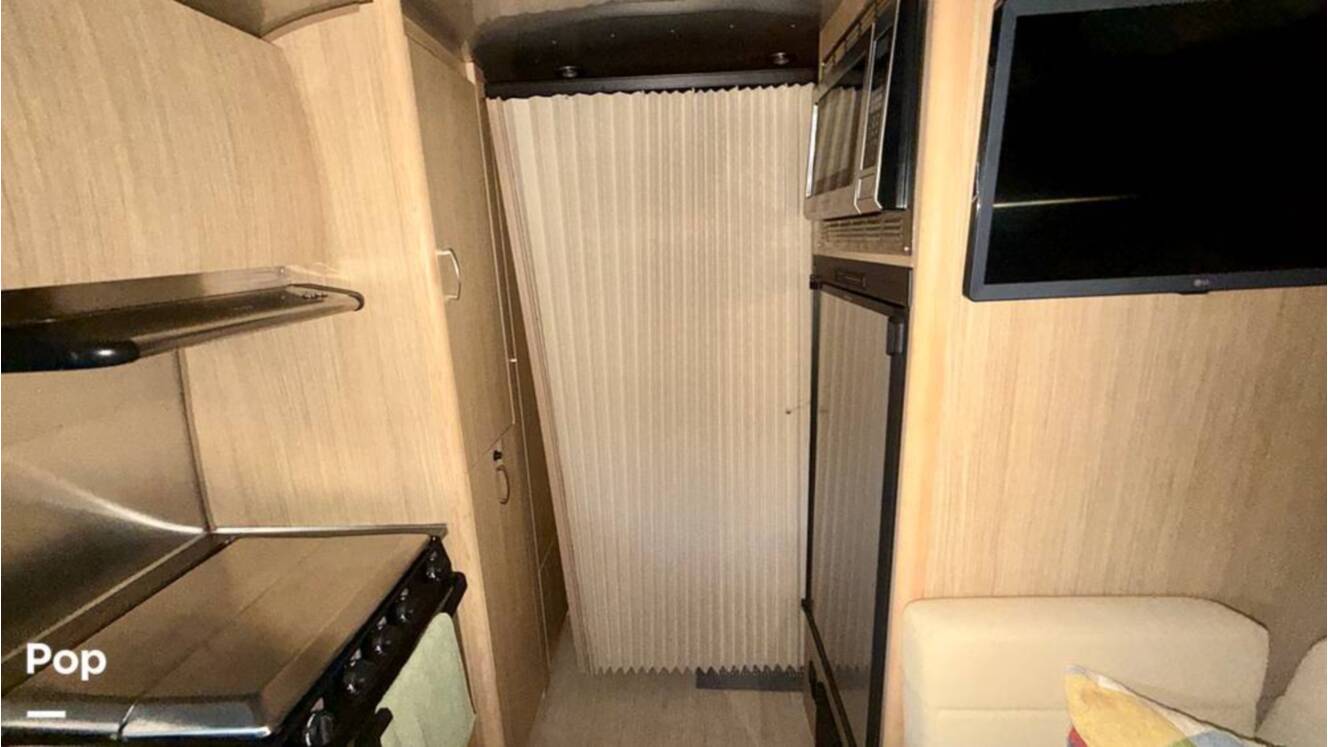 A photo of this 2017 Airstream Flying Cloud 23D