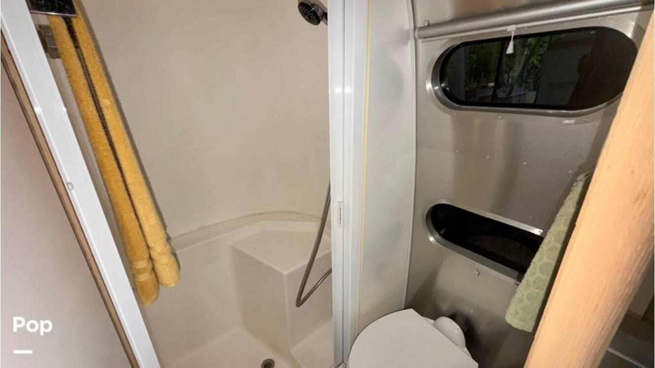 A photo of this 2017 Airstream Flying Cloud 23D