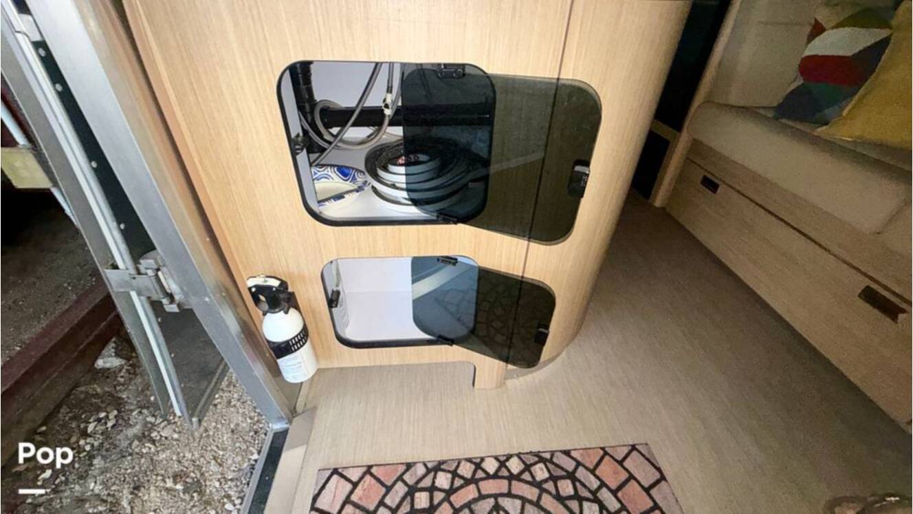 A photo of this 2017 Airstream Flying Cloud 23D