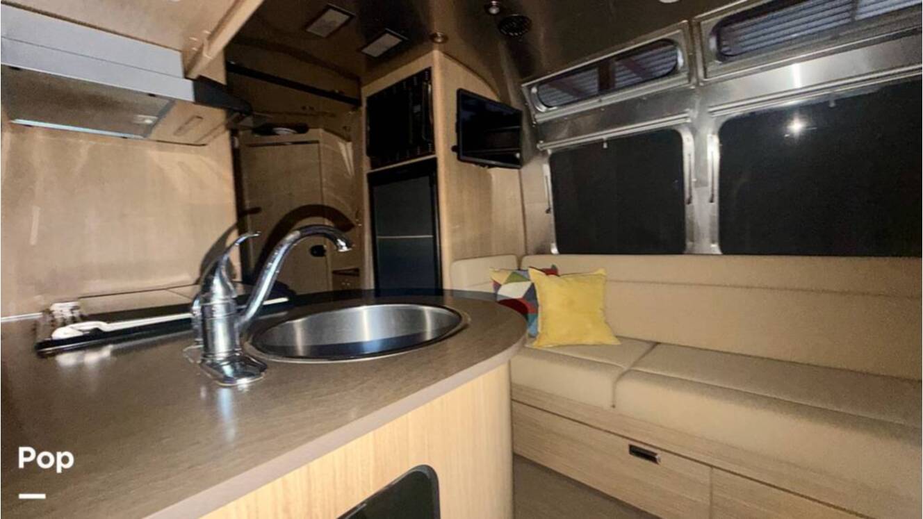 A photo of this 2017 Airstream Flying Cloud 23D