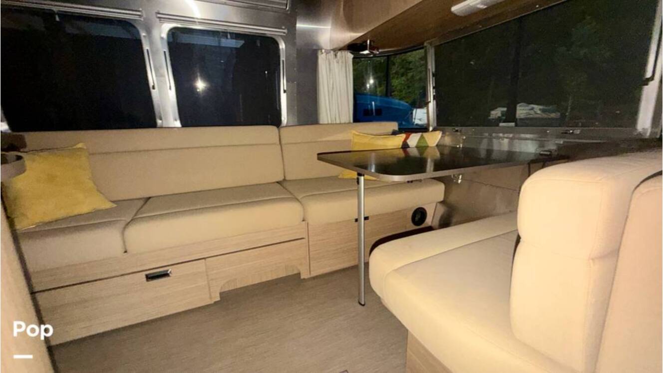 A photo of this 2017 Airstream Flying Cloud 23D