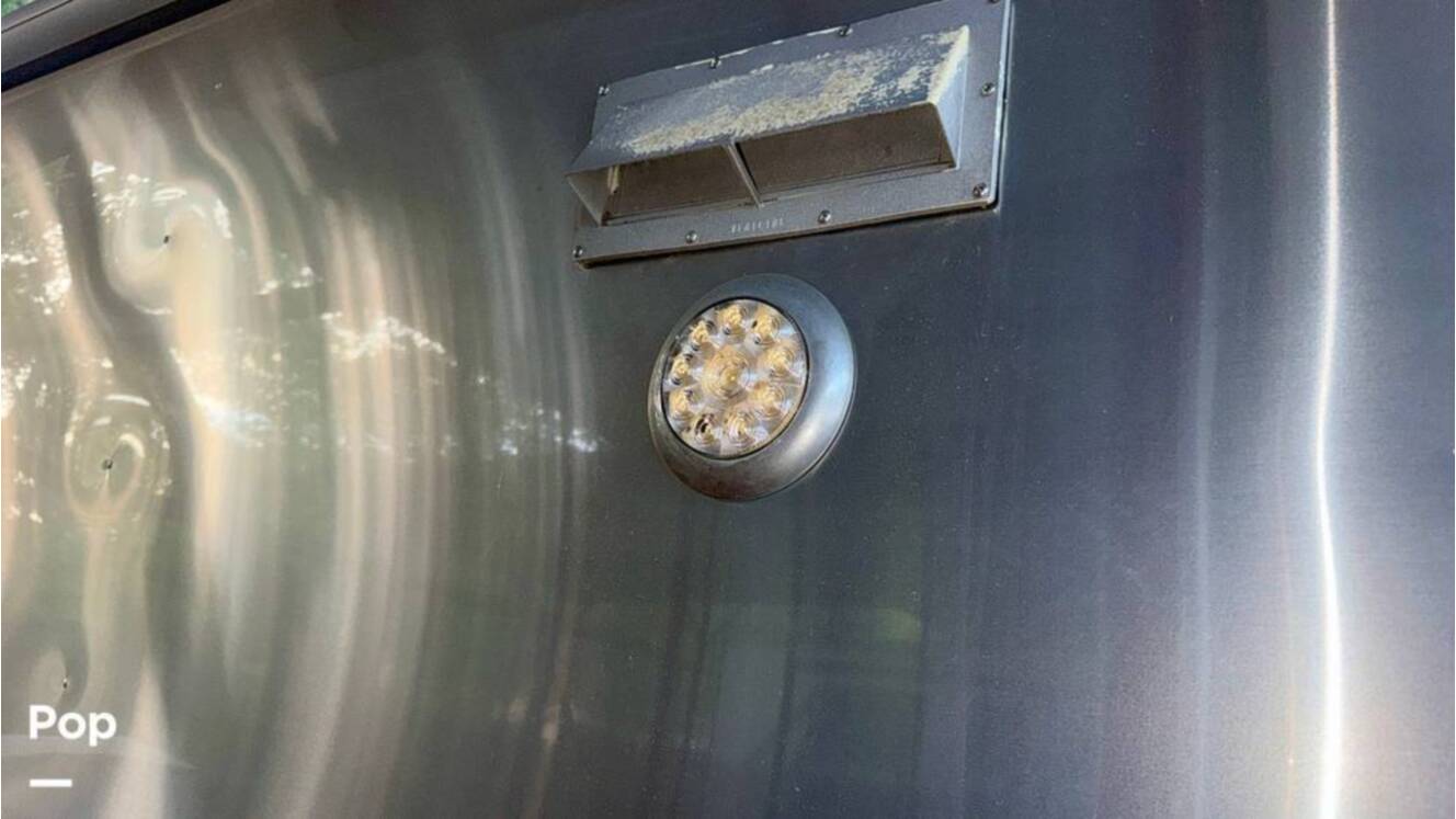 A photo of this 2017 Airstream Flying Cloud 23D