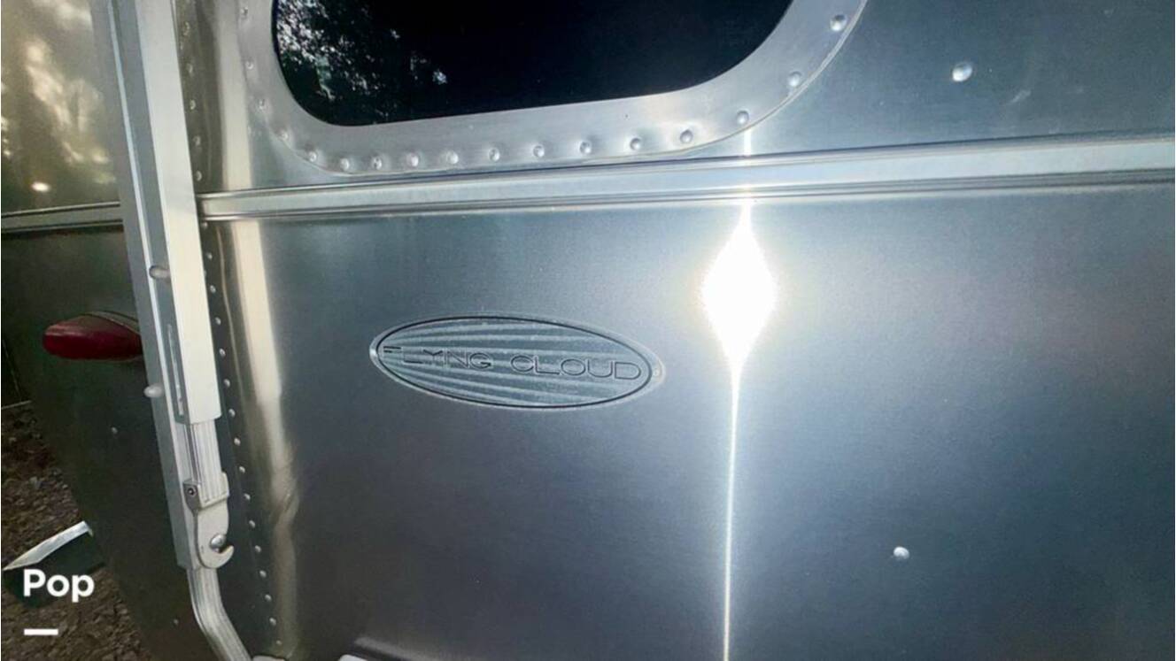 A photo of this 2017 Airstream Flying Cloud 23D