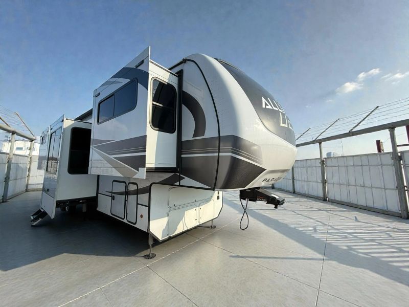 2024 Alliance Rv Paradigm 385FL Class A Diesel Motorhome - Diesel Pusher RV