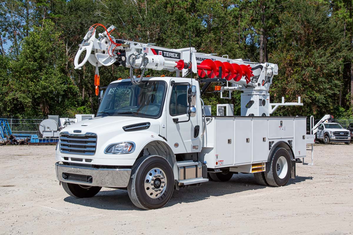 2025 FREIGHTLINER BUSINESS CLASS M2 106 in Orlando, FL