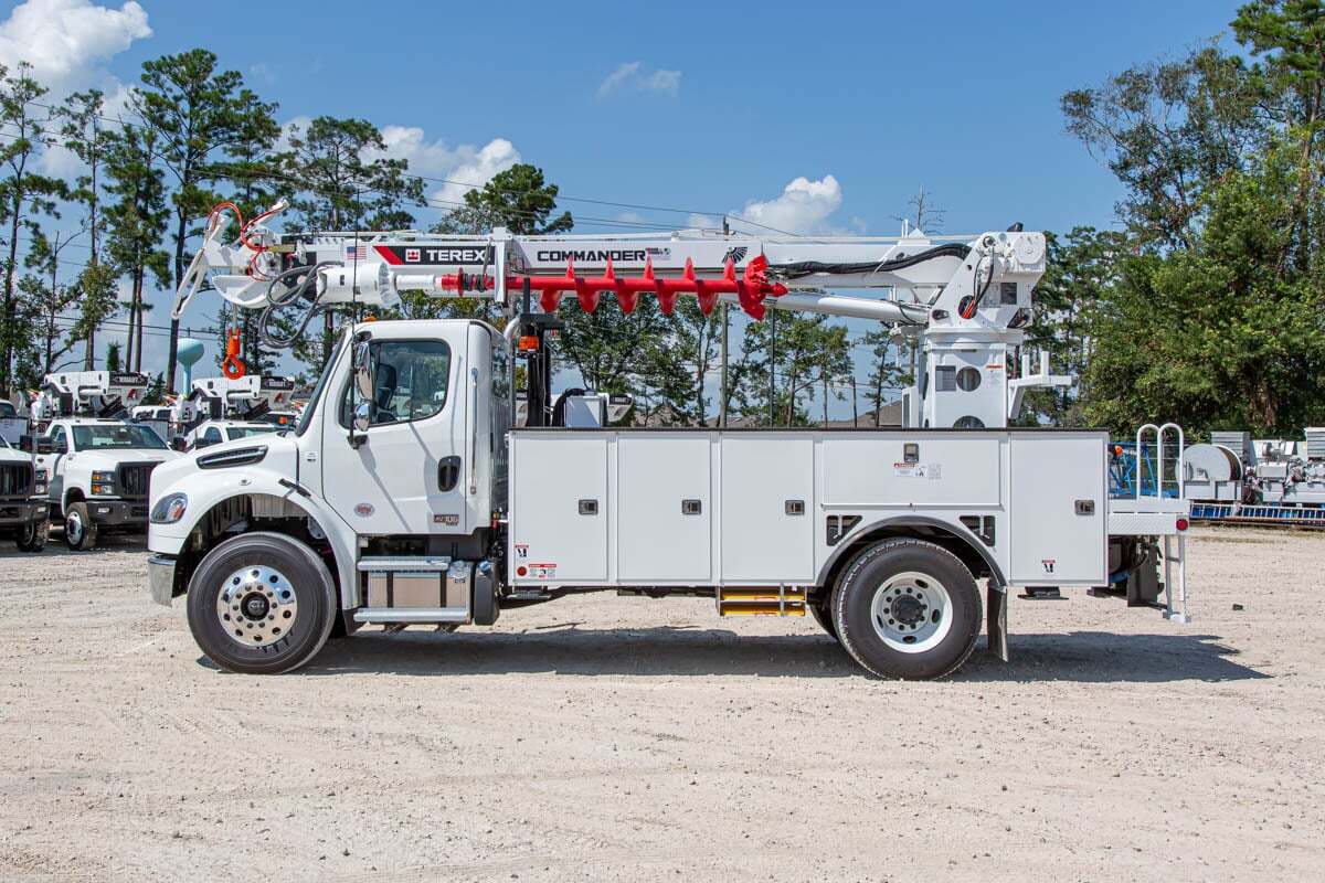 2025 FREIGHTLINER BUSINESS CLASS M2 106 in Orlando, FL