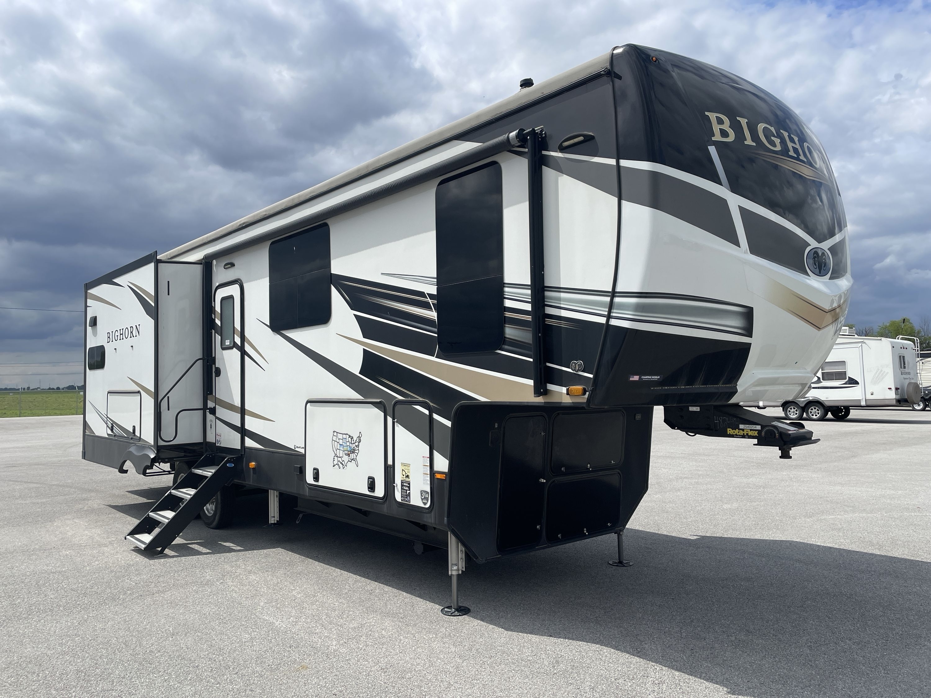 2022 Heartland BIGHORN 3120RK in davenport IA