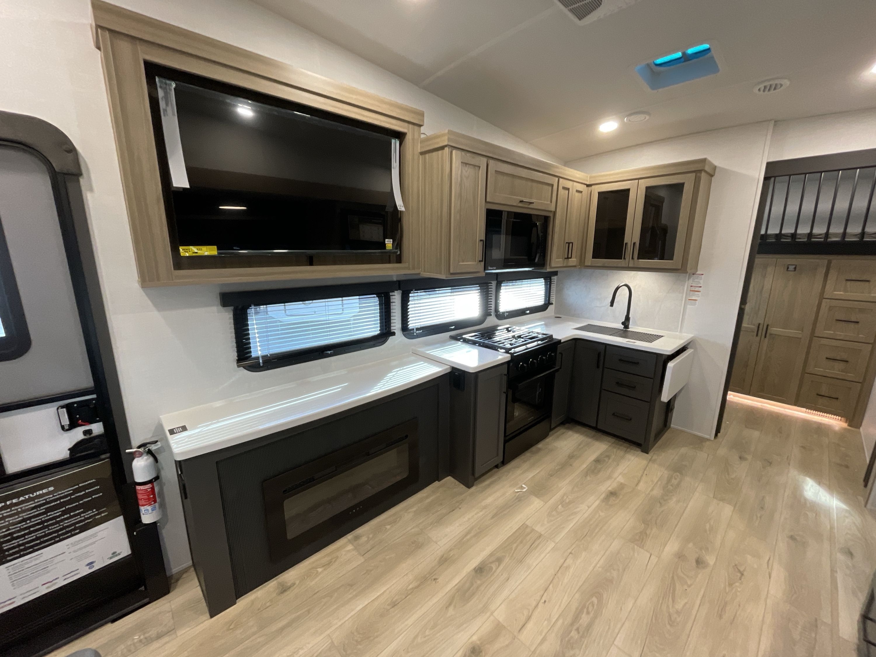 2026 Forest River ROCKWOOD SIGNATURE 374DBH in wentzville MO
