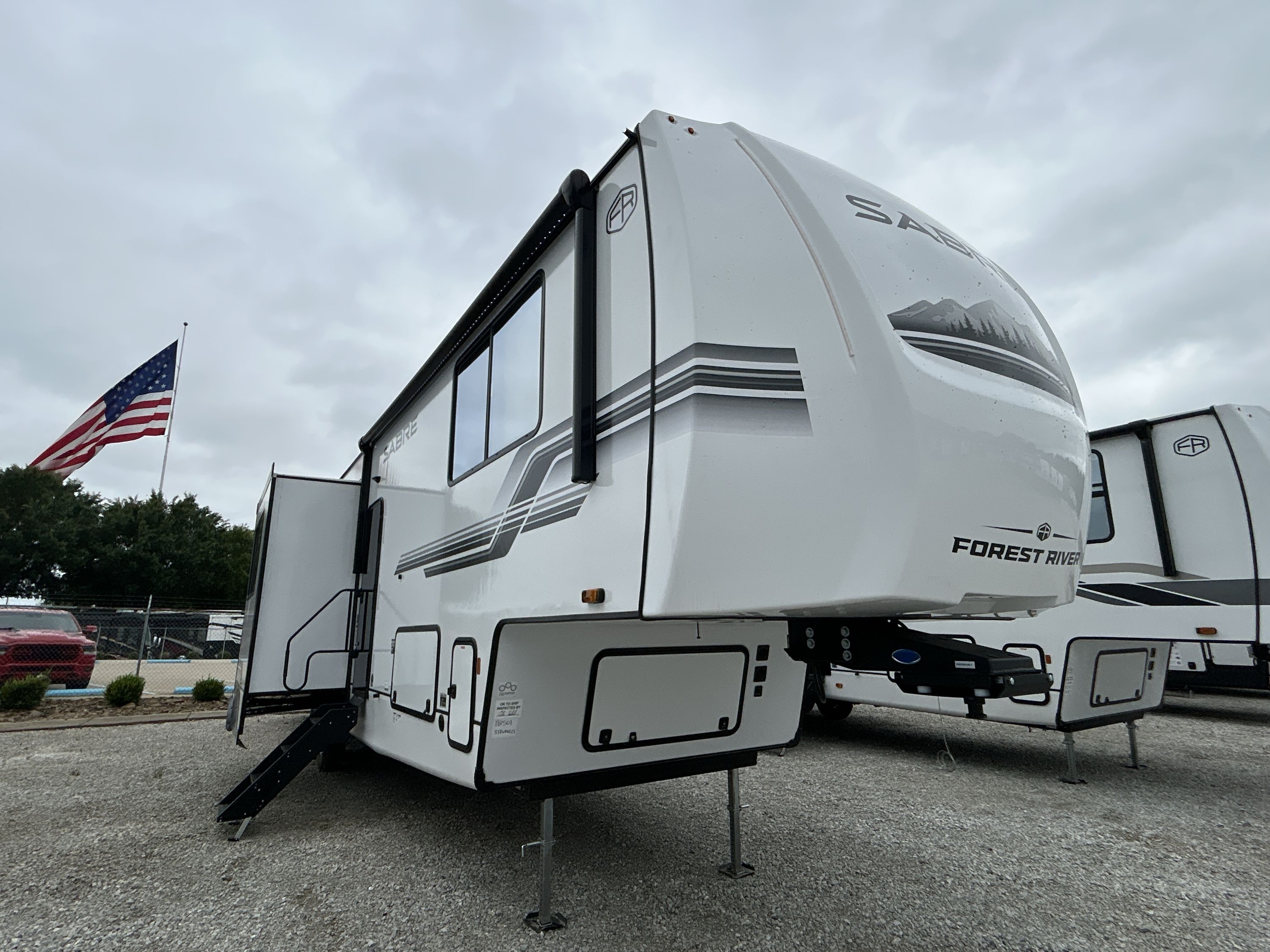 2027 Forest River SABRE 37RVMILES in lowell AR