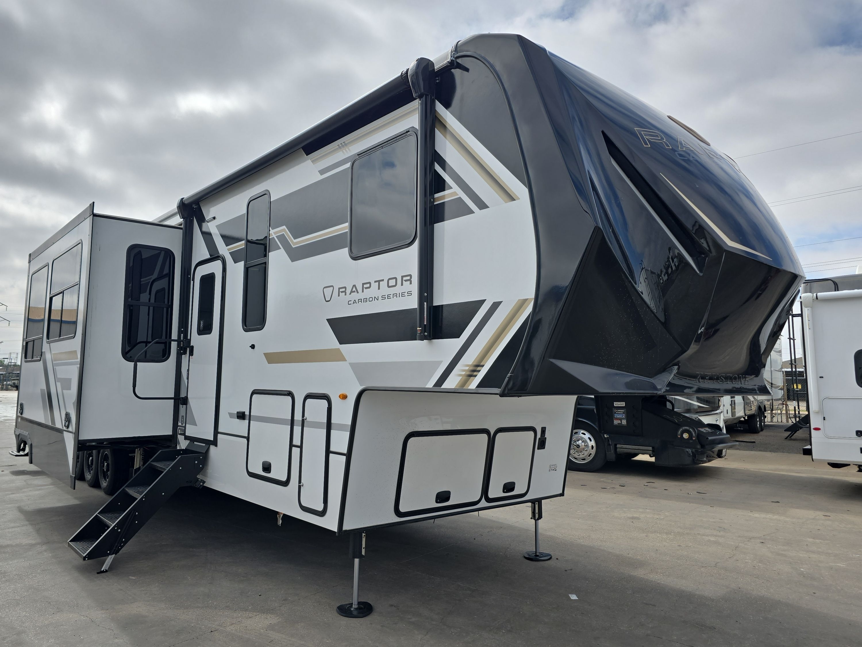 2026 Keystone CARBON 420 in lubbock TX