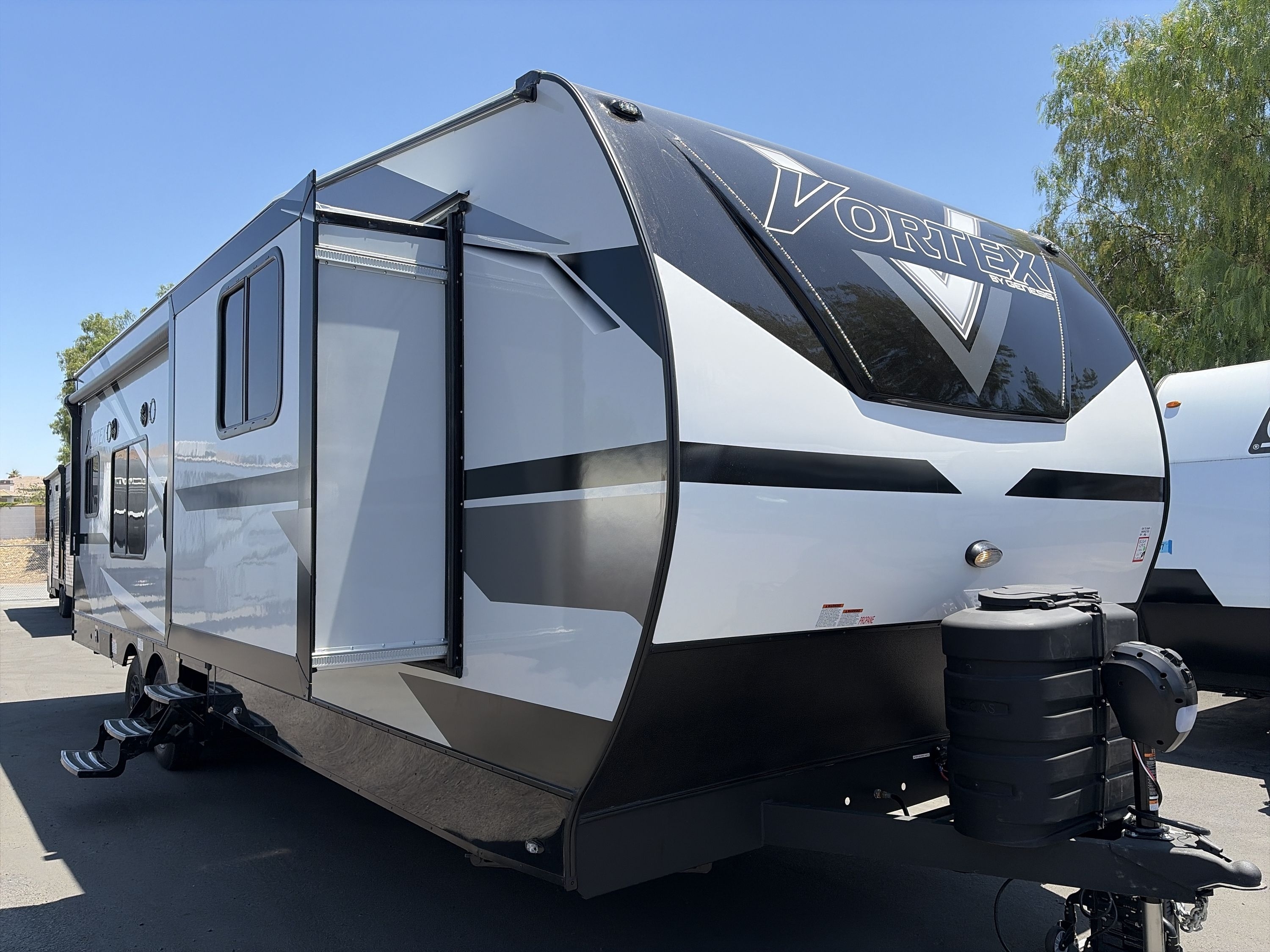 2027 Genesis Supreme VORTEX 2915CRXL in riverside CA