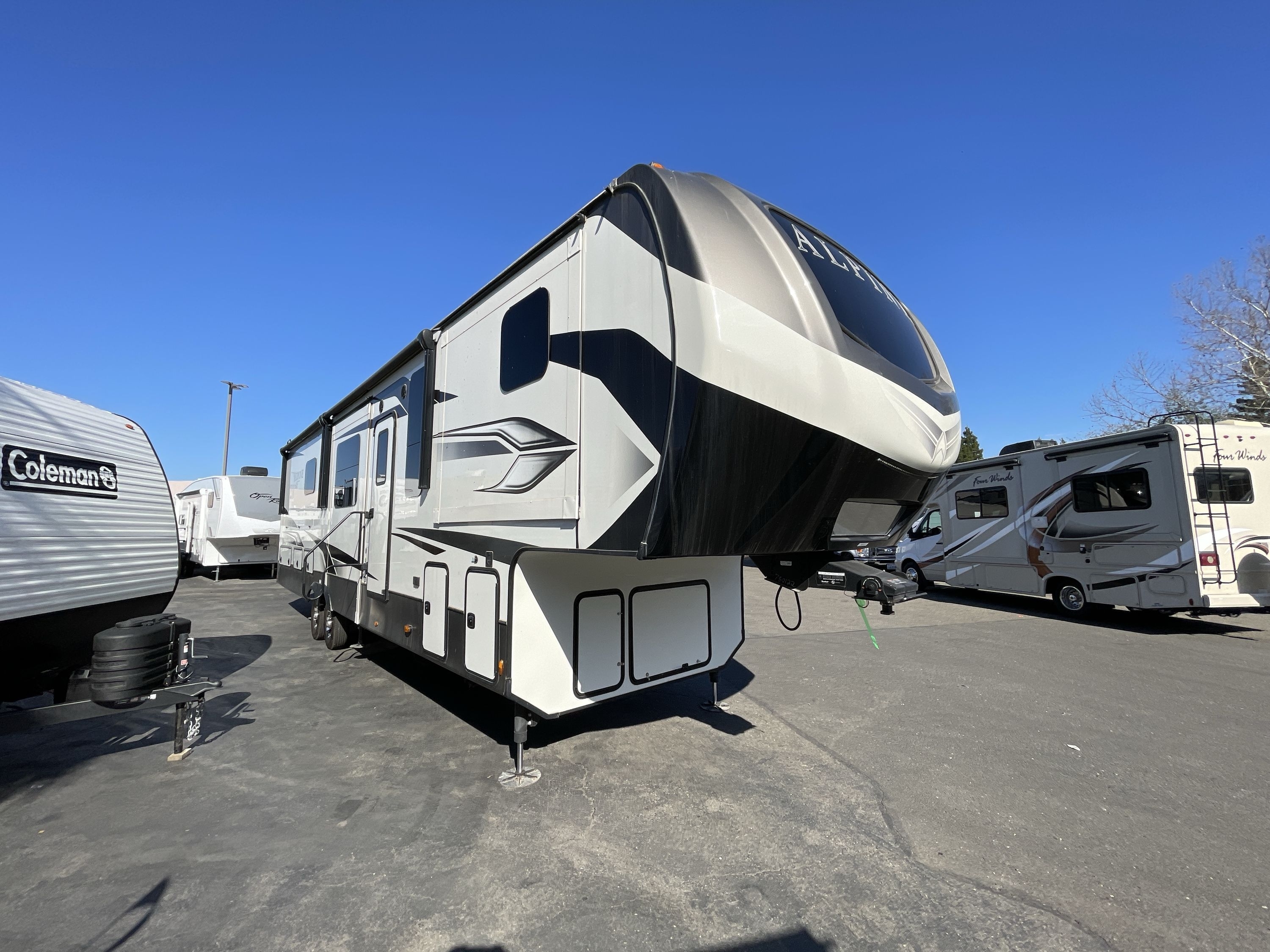 2023 Keystone ALPINE 3790FK RV