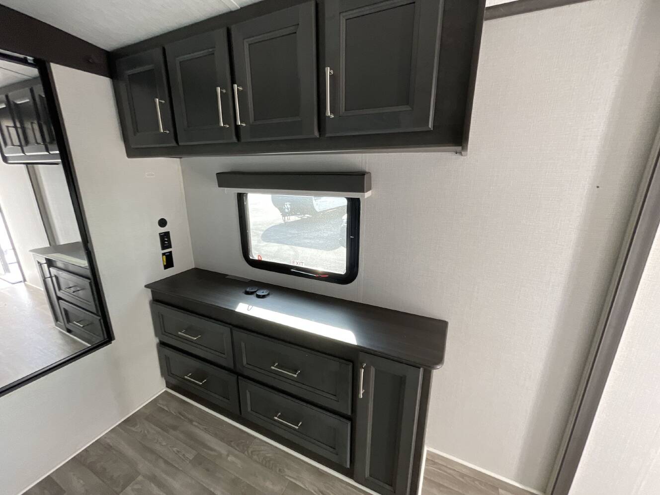 A photo of this 2024 Keystone COUGAR 33RLI