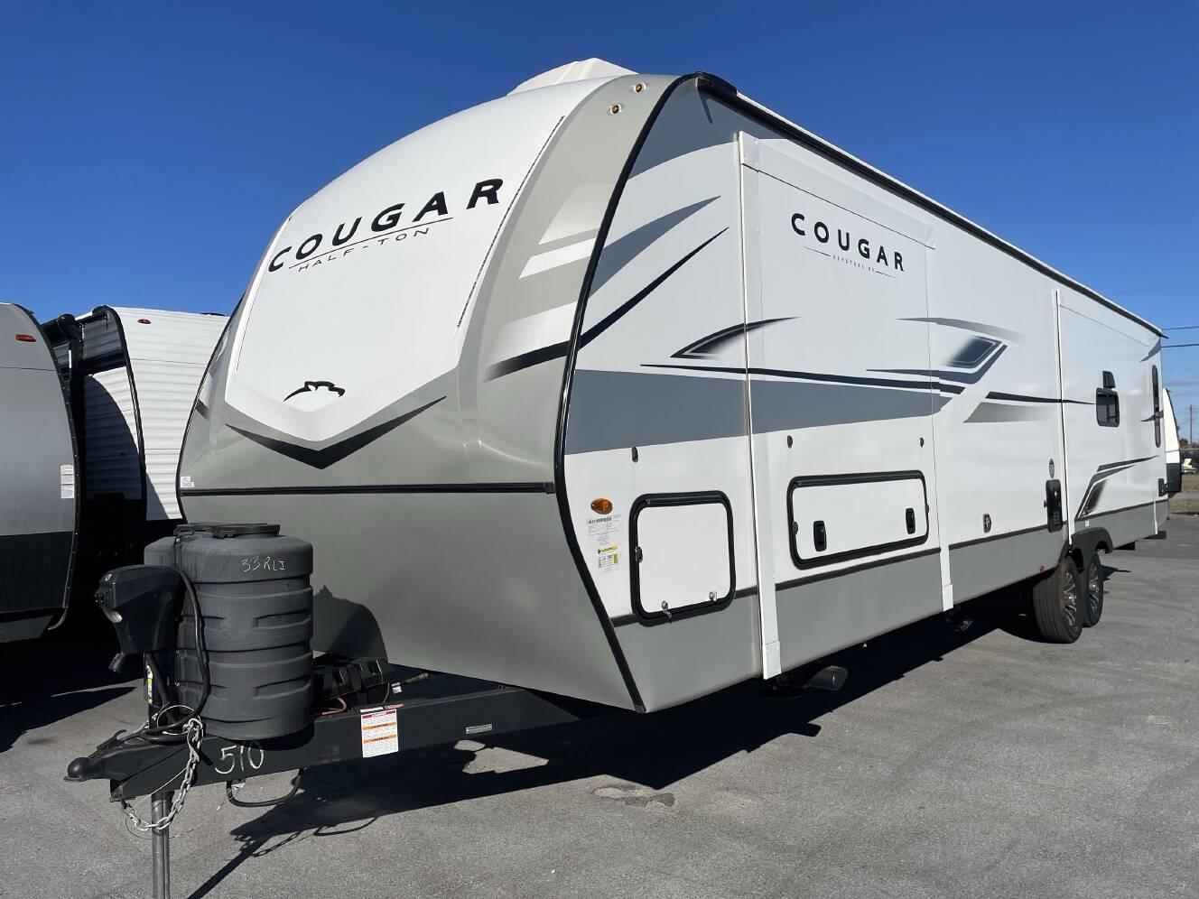 A photo of this 2024 Keystone COUGAR 33RLI