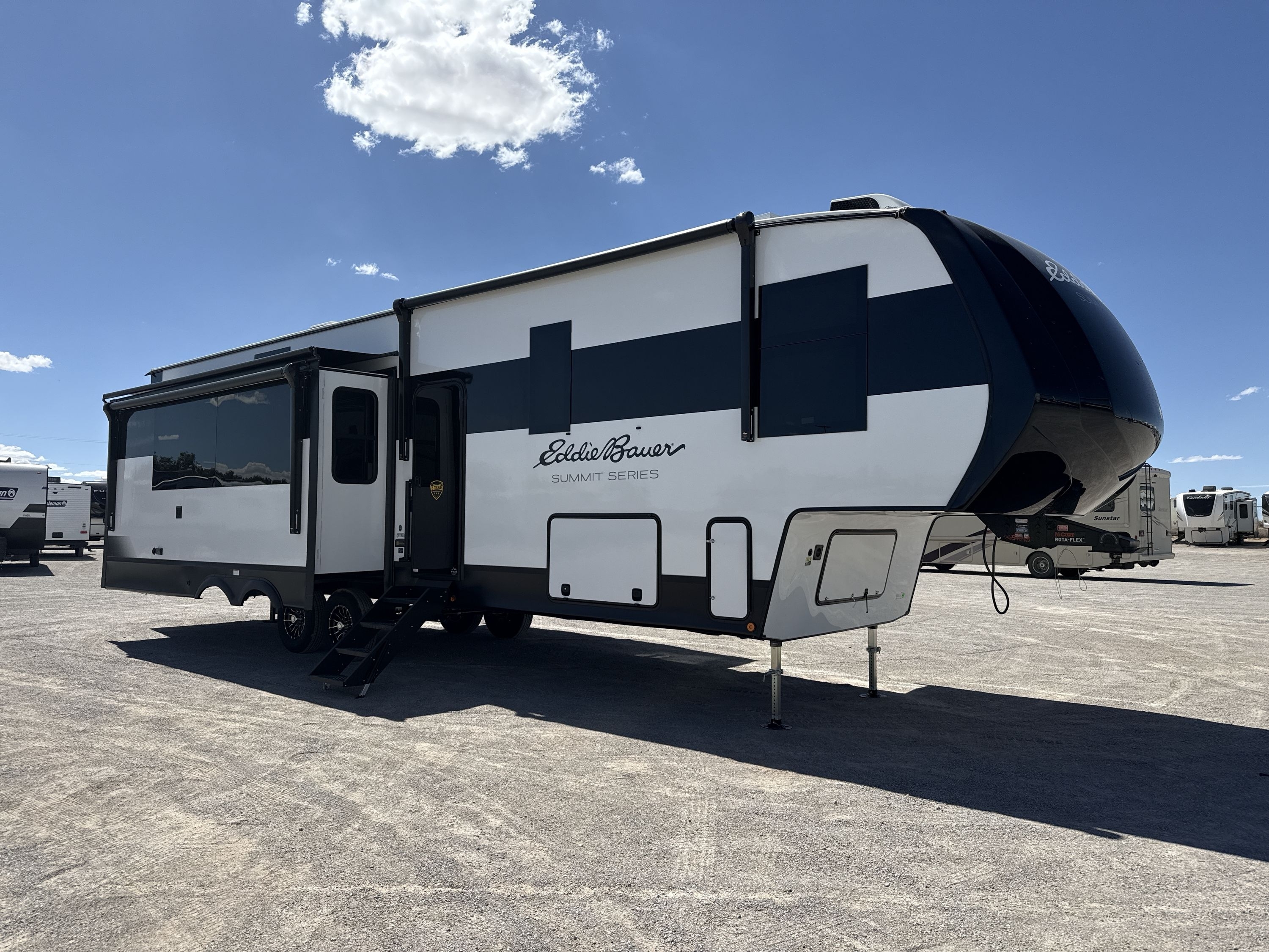 2027 Dutchmen EDDIE BAUER SUMMIT 3511RK in albuquerque NM
